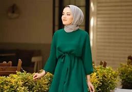 Kebaya Modern Brokat Hijau Botol Cocok Dengan Jilbab Warna Apa